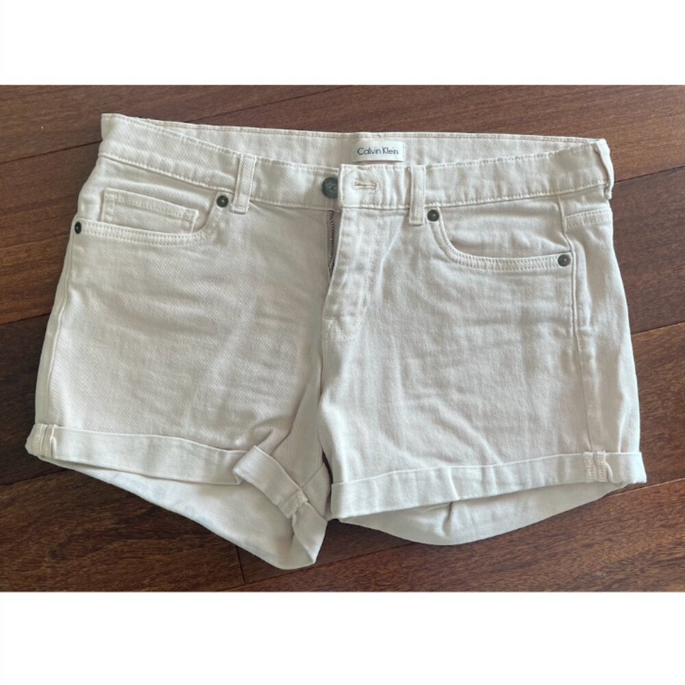 Calvin Klein Light Beige Cuffed Stretch Denim Shorts | Size 6
